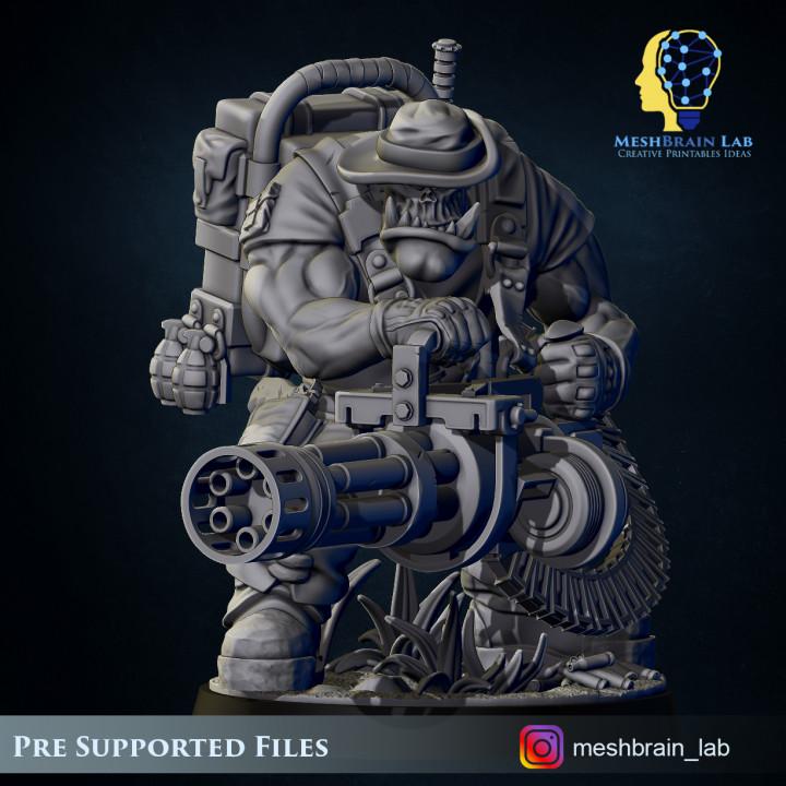 Ork Commando With Minigun | Meshbrain Lab | Wargaming | Tabletop | Minifigure | 28mm scale | 32mm scale | Grimdark compatible