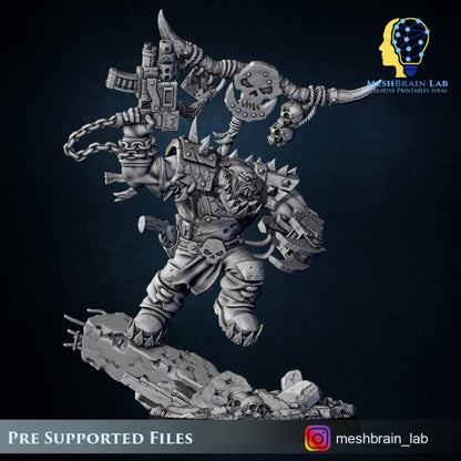 Ork Warboss with battle claw | Meshbrain Lab | Wargaming | Tabletop | Minifigure | 28mm scale | 32mm scale | Grimdark compatible