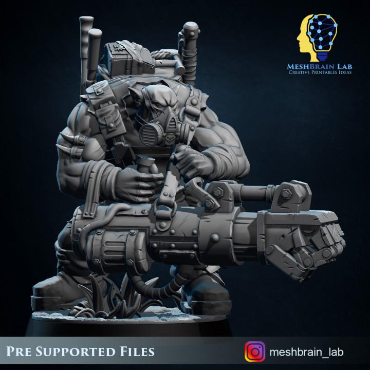 Ork Commando Zapper | Meshbrain Lab | Wargaming | Tabletop | Minifigure | 28mm scale | 32mm scale | Grimdark compatible