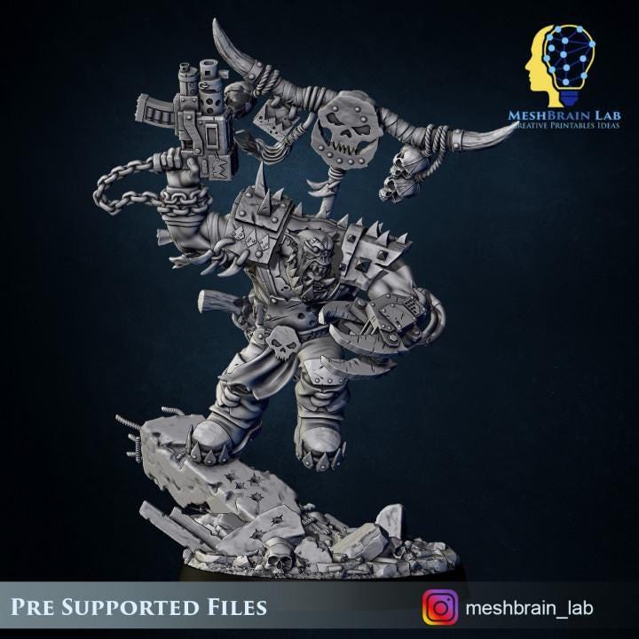 Ork Warboss with battle claw | Meshbrain Lab | Wargaming | Tabletop | Minifigure | 28mm scale | 32mm scale | Grimdark compatible